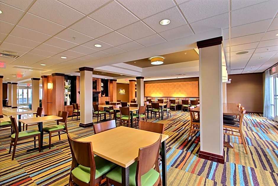 Fairfield Inn & Suites by Marriott Milwaukee Airport