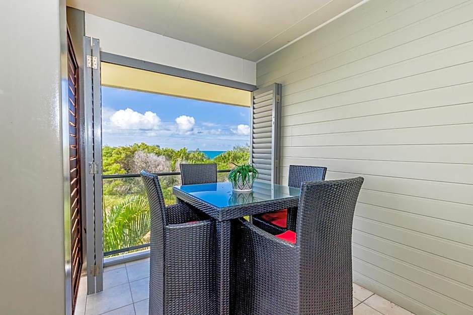 Loka Santi Penthouse 14 - Luxury Beachfront Escape with Sea View, Heated Pool, Steps from Main Beach