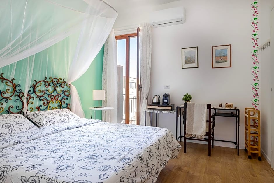 Tauromenion Guest House