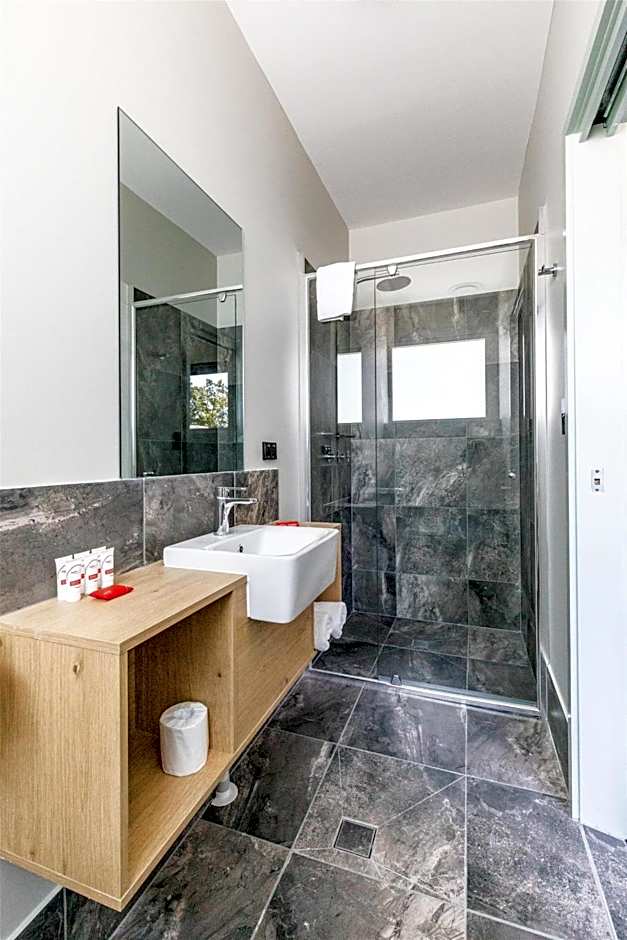 Nightcap at Commercial Hotel