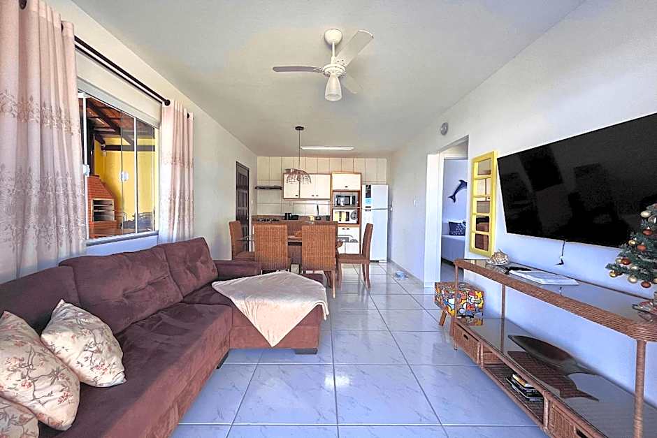 Casa Amarela - WIFi - Prox Praia e Beto Carrero