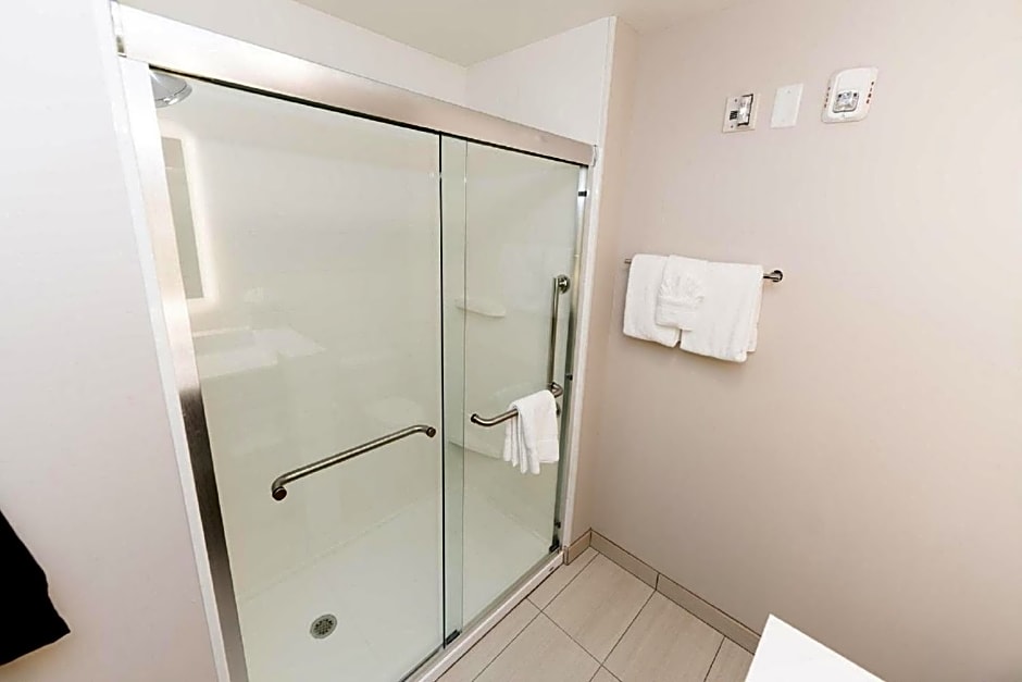 Holiday Inn Express & Suites Franklin - Berry Farms By IHG