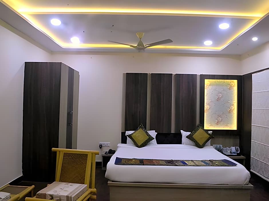 Dwivedi Hotels Sri Omkar Palace