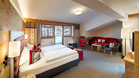 Suite with Mountain View