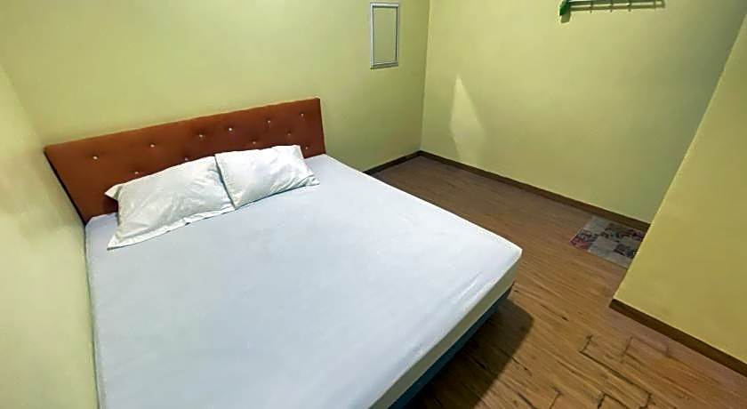 Homestay RN near Taman Bambu Runcing Polewali Mitra RedDoorz