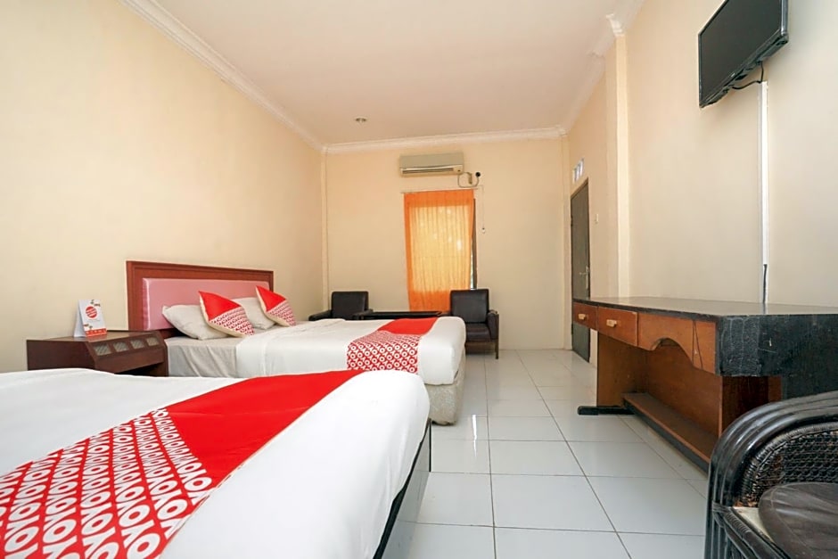 OYO 2003 Female Guest House