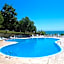 Ahilea Hotel - Free Pool Access