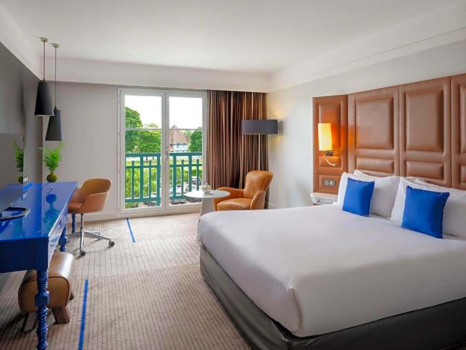 Renaissance Paris Hippodrome de St. Cloud Hotel