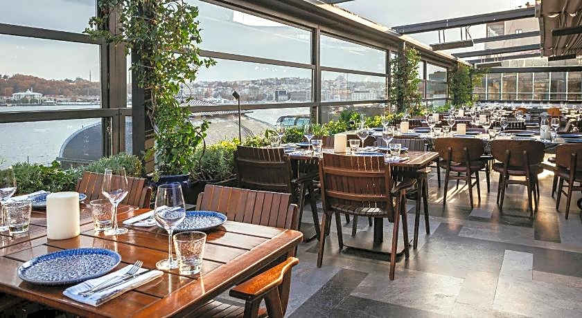 Novotel Istanbul Bosphorus Hotel