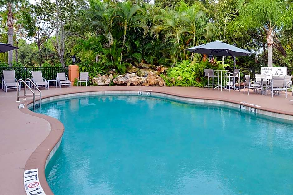Holiday Inn Express Hotel & Suites Bonita Springs By IHG
