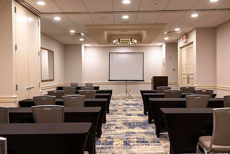 DoubleTree By Hilton Tinton Falls Eatontown