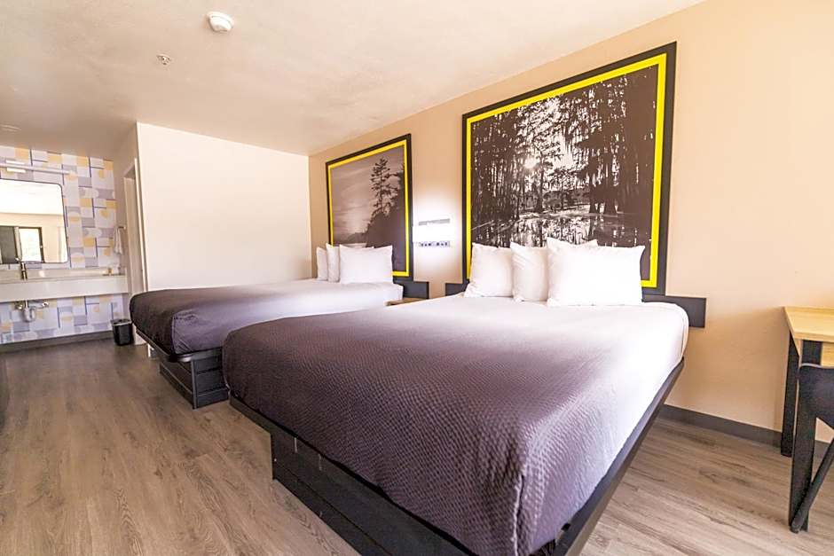 Super 8 by Wyndham Jasper TX