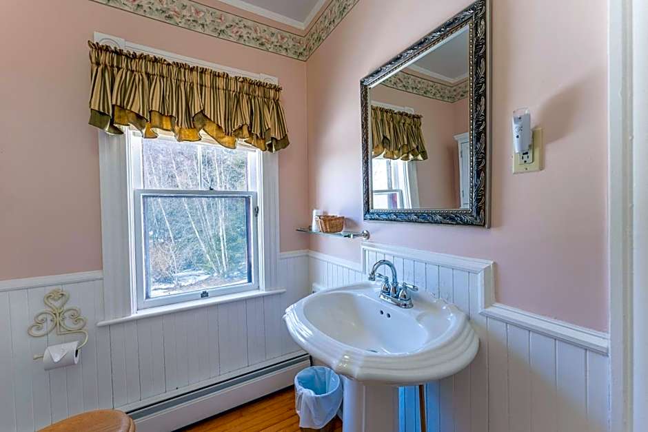 Dominion Hill Country Inn