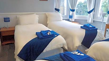 Quadruple Room with Private Bathroom