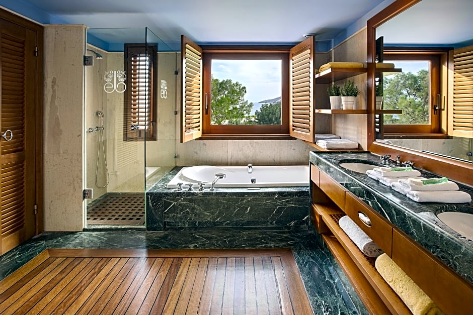 Elounda Beach Hotel & Villas, a Member of the Leading Hotels of the Wo