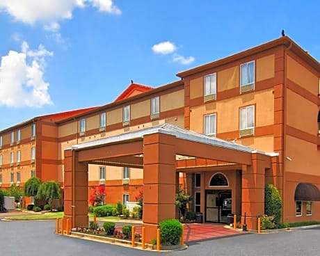 Baymont by Wyndham Memphis I-240