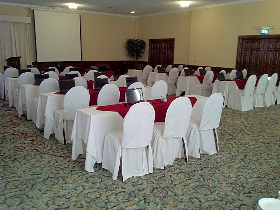 Grand Plaza La  Paz Hotel & Suites