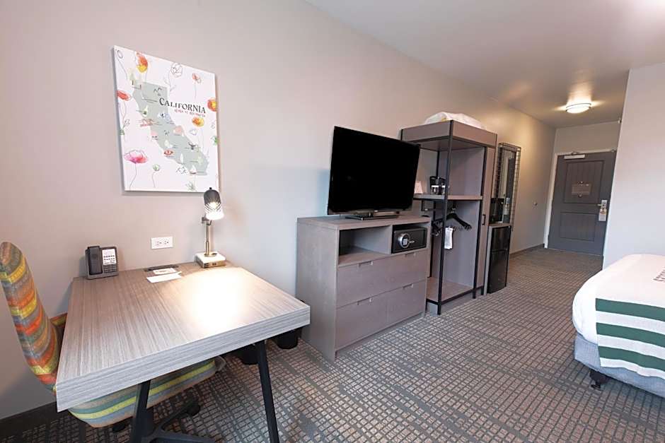 Oxford Suites Paso Robles