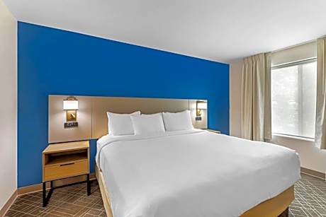 Superior Efficiency Family King Suite - Non-Smoking