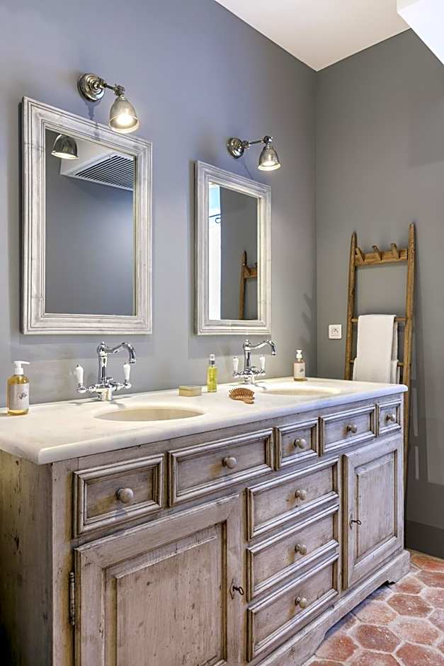 Château Saint Roux Le Luc-Le Cannet des Maures