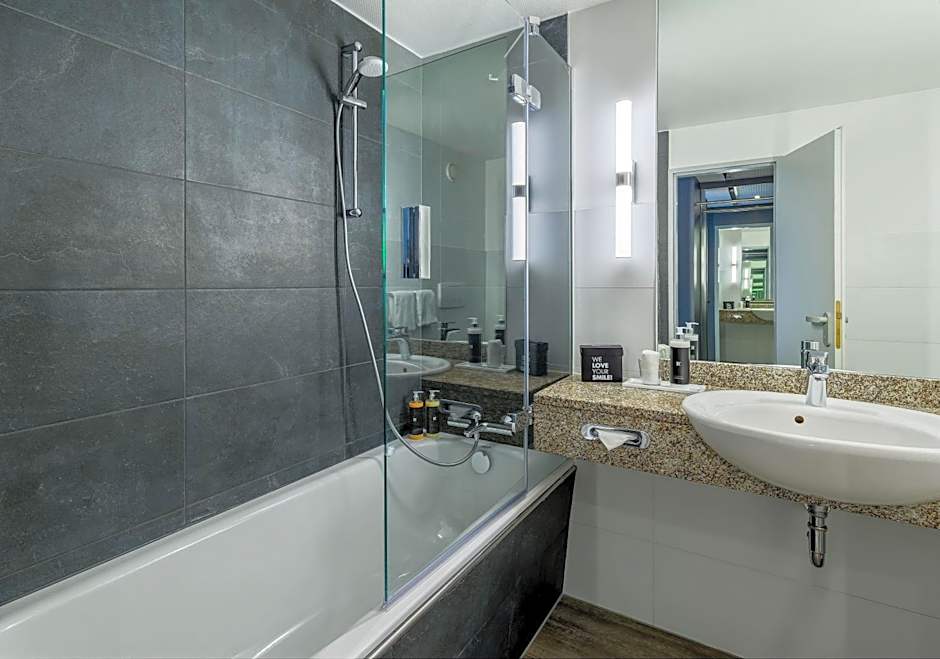 elaya frankfurt oberursel, Trademark Collection