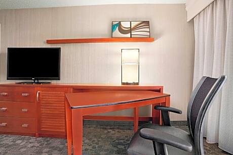 Room, 2 Queen Beds (Hearing Accessible)