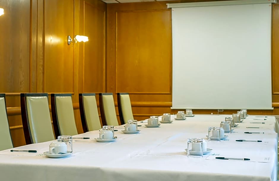 Ivy Bush Royal Hotel by Compass Hospitality