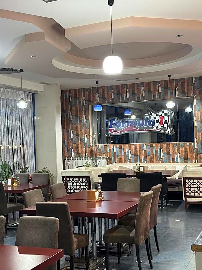 Formula 1 Motel
