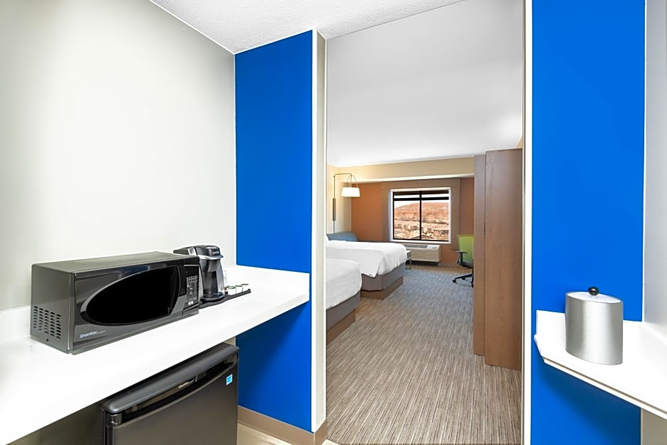 Holiday Inn Express Hotels & Suites Washington-North Saint George, an IHG Hotel