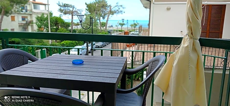 AD UN PASSO DAL MARE