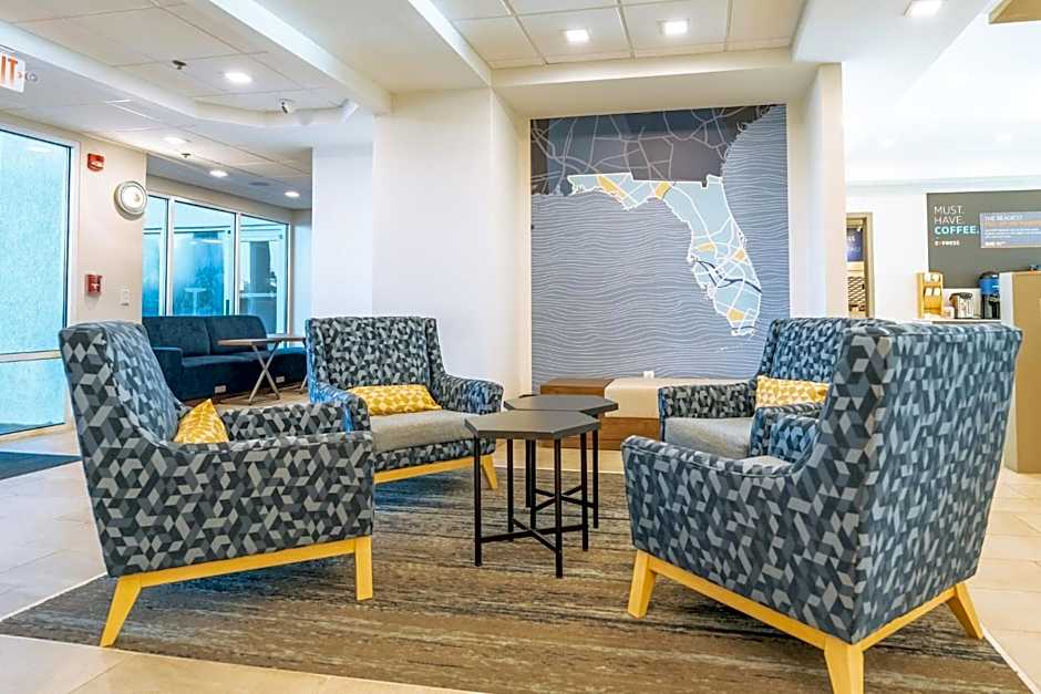 Holiday Inn Express Hotel & Suites Cocoa Beach By IHG