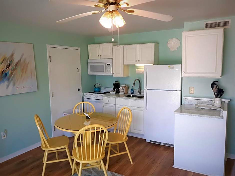 Sandpeddler Inn and Suites