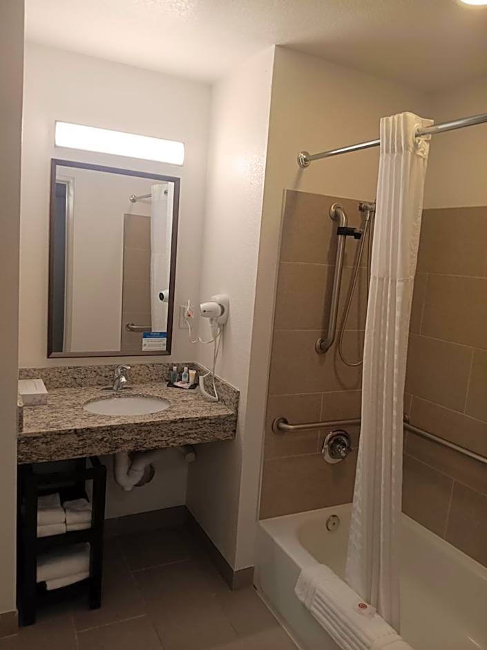 Comfort Inn & Suites