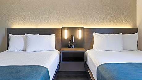 Quadruple Room - Non-Smoking