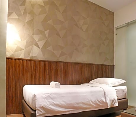 Travelers Room (No Window)