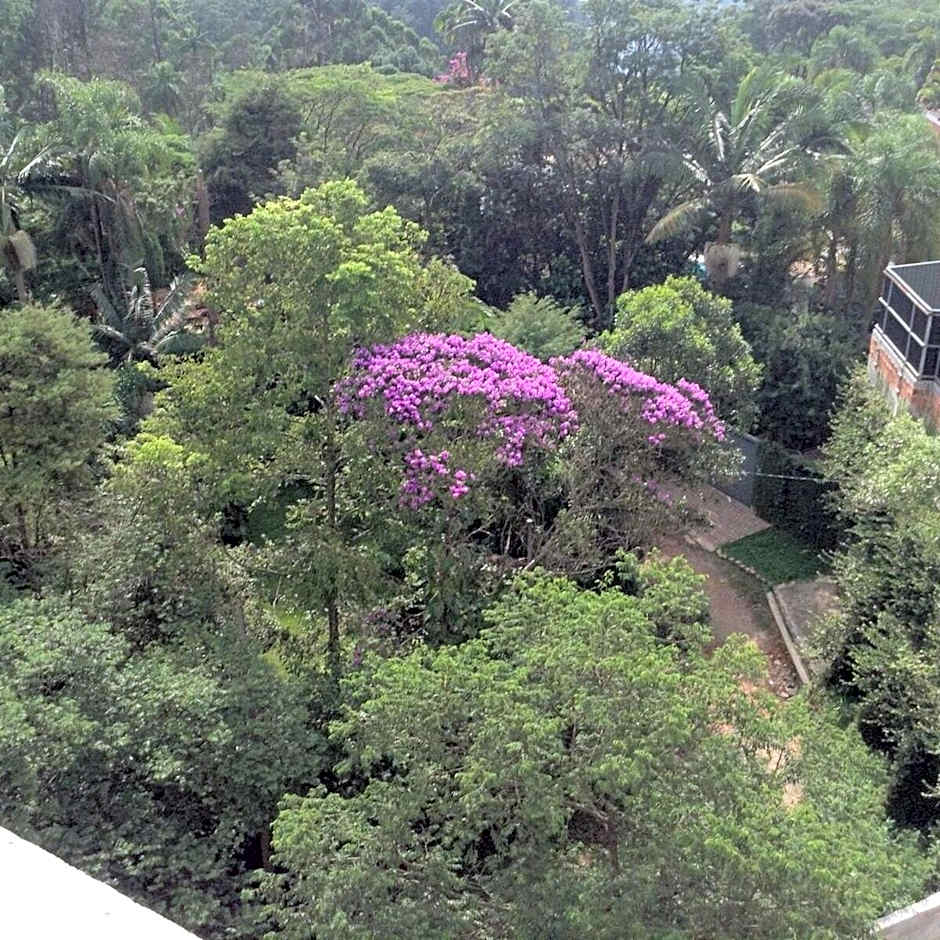 Flat 5 estrelas charmoso na Granja Viana