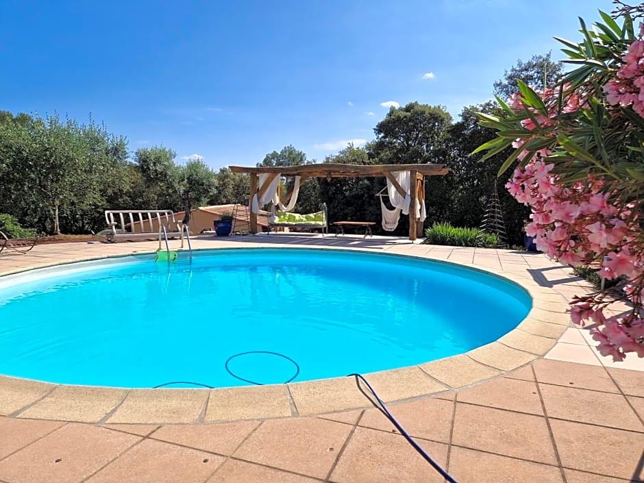 Le Petit Coin de Paradis