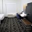 La Quinta Inn & Suites by Wyndham Houston Bush Iah South