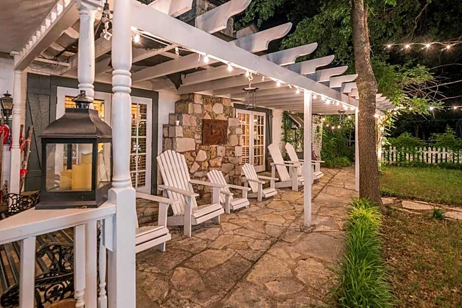 Country Woods Inn