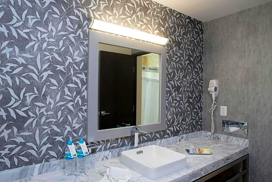 Holiday Inn Express & Suites Queretaro By IHG