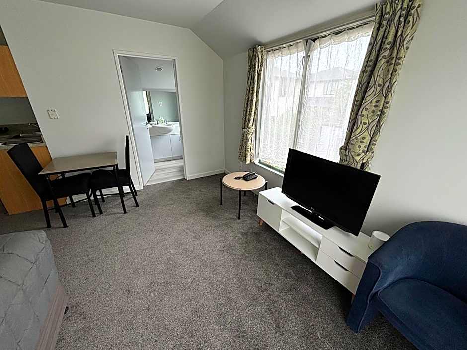 Photo 1 of 9 of Studio 1 Queen Bed