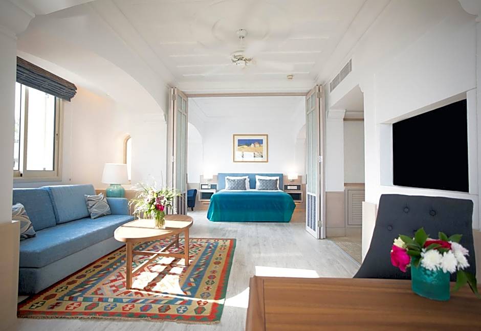 Photo 1 of 6 of Suite, Sea View