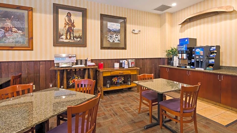 Best Western Plus Crossroads Inn & Suites