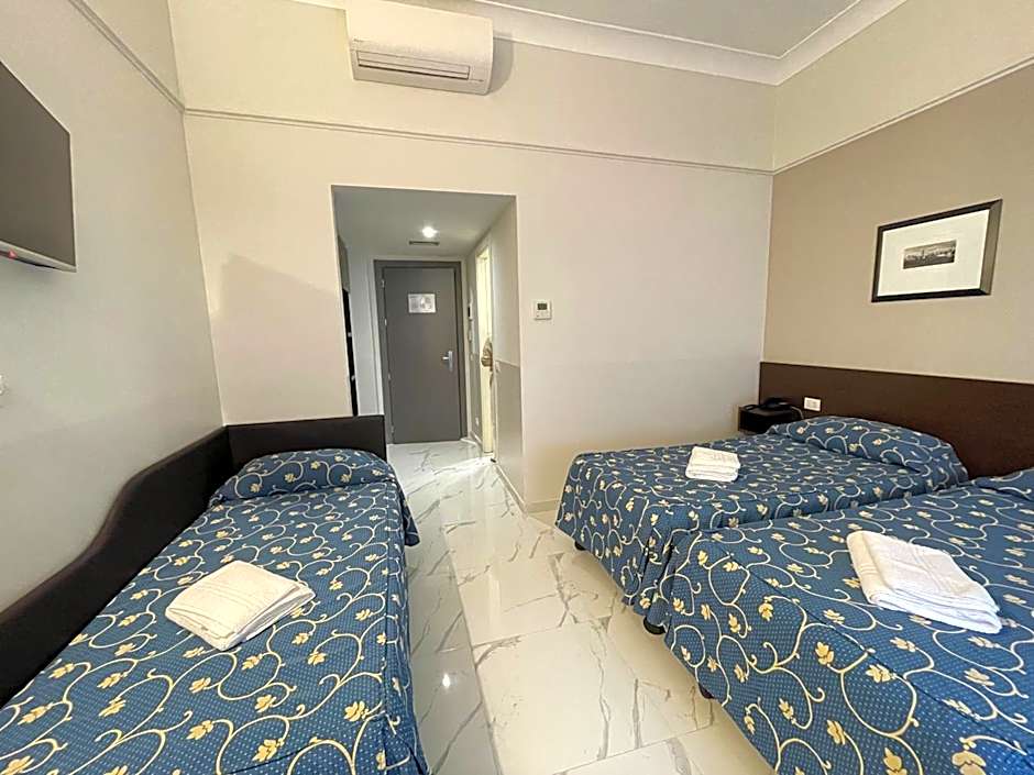Club Hotel