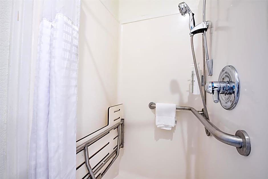 Spark by Hilton Lafayette South