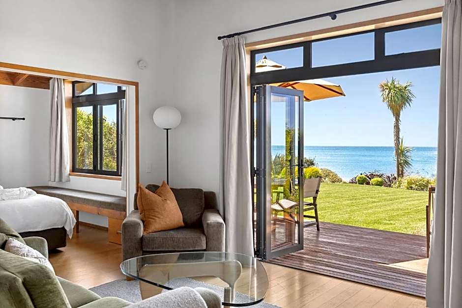 Adrift In Golden Bay- Absolute Beachfront Villas