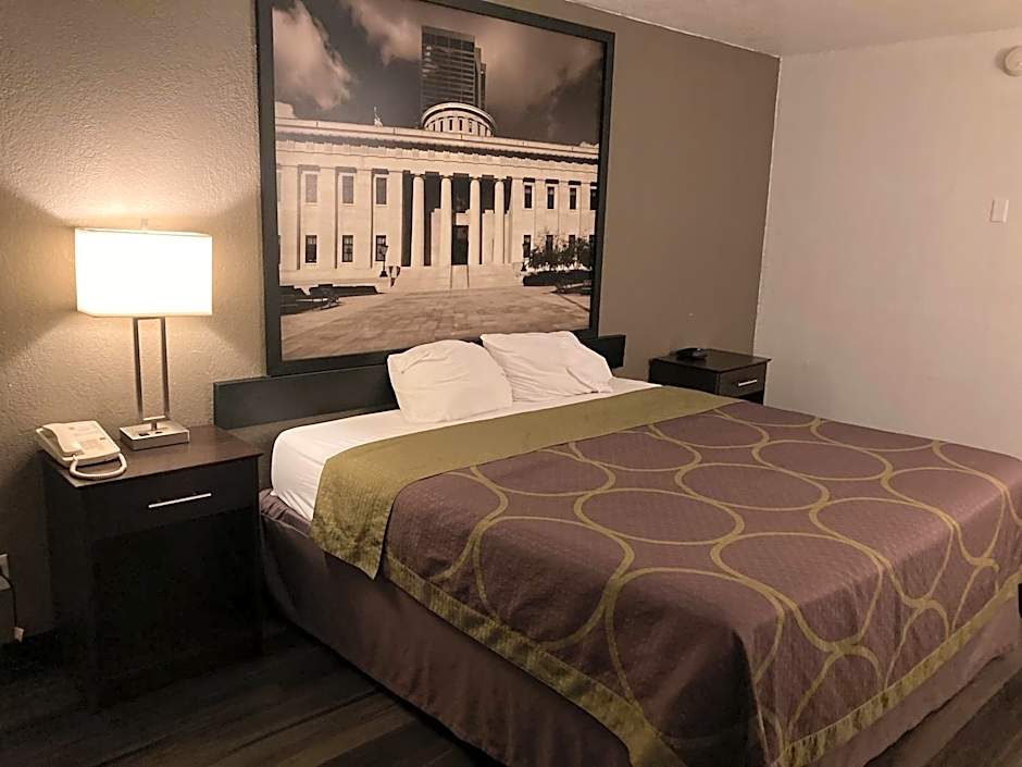 Super 8 by Wyndham Millbury/Toledo