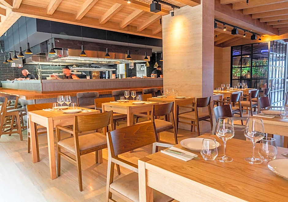 Land's End, Boutique Hotel