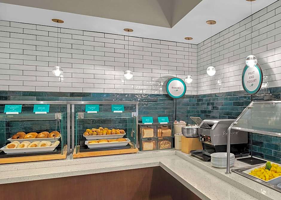 Embassy Suites By Hilton Elizabeth-Newark Airport