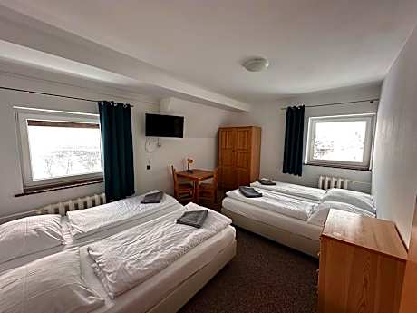 Triple Room with Bathroom